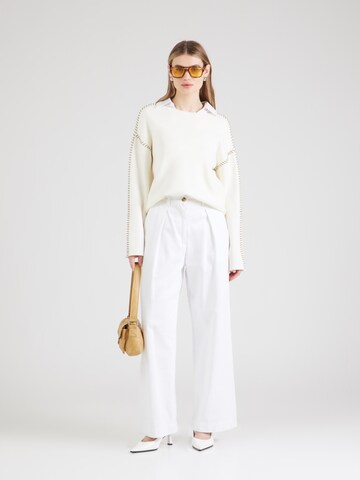 Pullover 'YASSTITCHA' di YAS in bianco