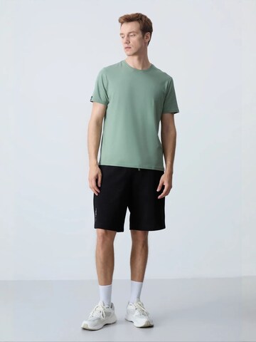 Tommy Life Regular Shorts in Schwarz