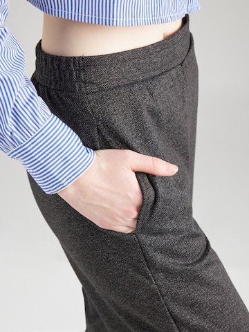 Regular Pantalon 'FALOUA' PIECES en gris