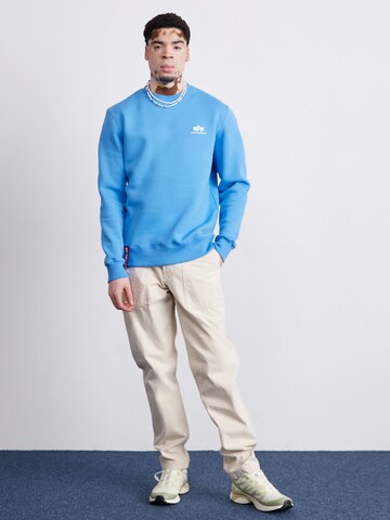 ALPHA INDUSTRIES Sweatshirt in Blau