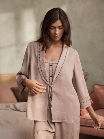 Accappatoio corto di B by Ted Baker in marrone: frontale
