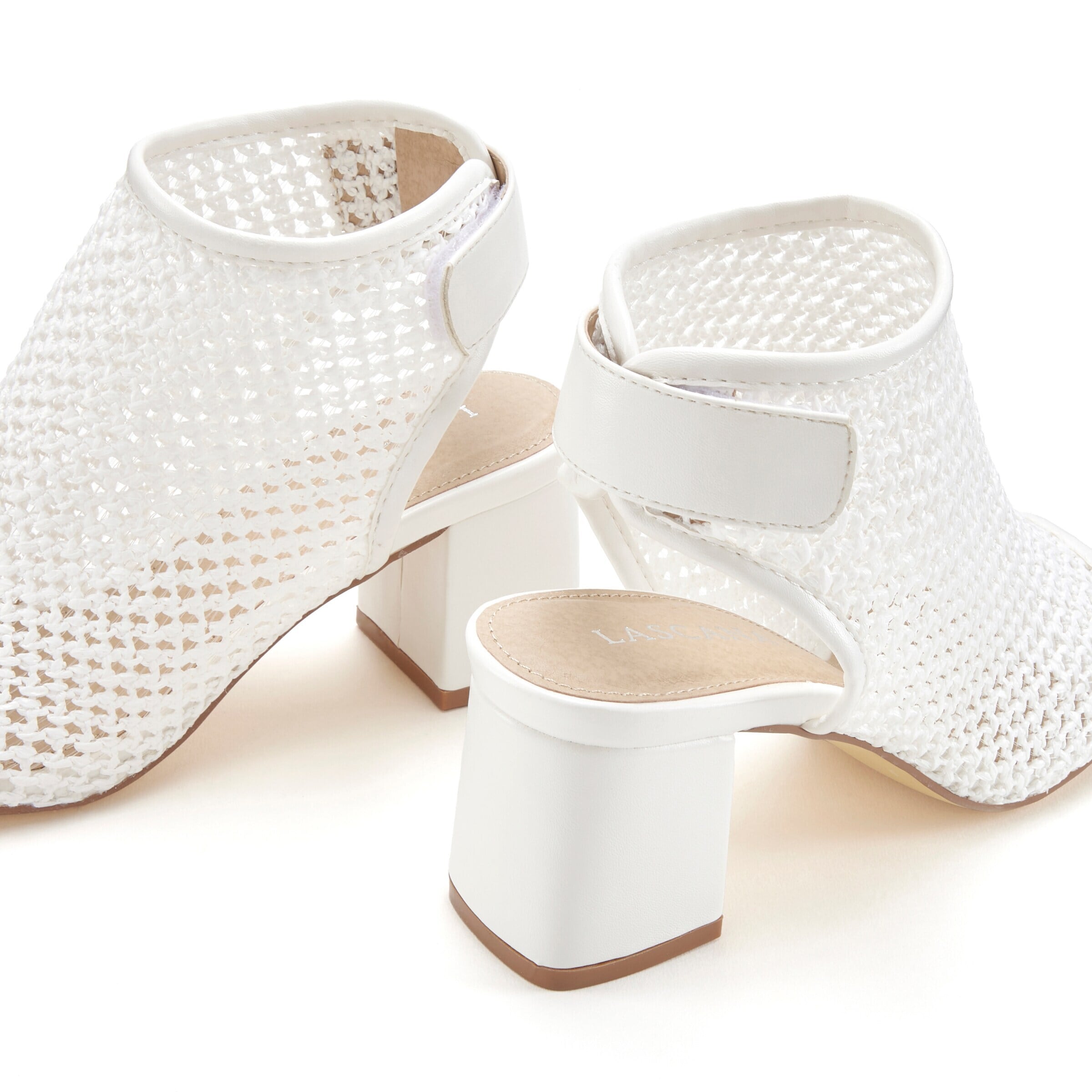 LASCANA - Sandália em branco