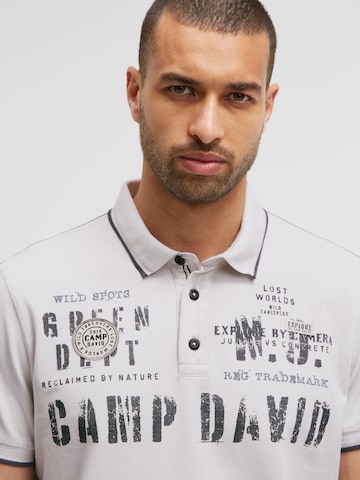 Maglietta di CAMP DAVID in grigio