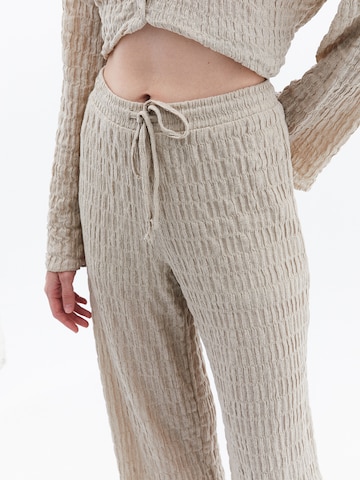 Wide leg Pantaloni di OXXO in beige