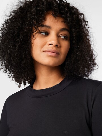 Tricou de la Calvin Klein Curve pe negru