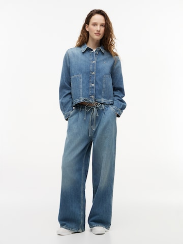 Tommy Jeans Демисезонная куртка в Синий