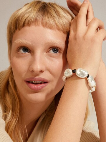 Pilgrim Armband 'Rhythm' in Weiß: Vorderseite