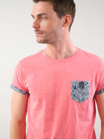 T-Shirt 'Shamar' Deeluxe en rose