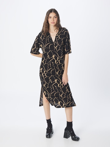 Robe Monki en noir : devant