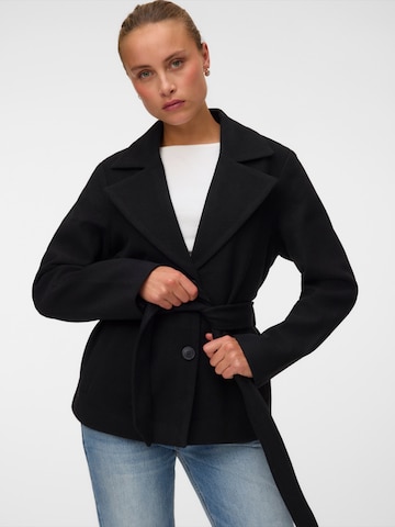 VERO MODA Φθινοπωρινό και ανοιξιάτικο μπουφάν 'VMFORTUNEMAJA' σε μαύρο: μπροστά