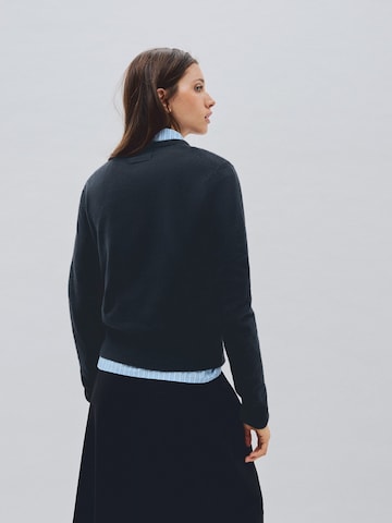 Bershka Sweater in Blue