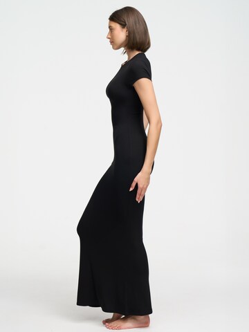 cfab (formerly creamy fabrics) Kleid 'Ribbed T-Shirt Maxikleid'‌‌‌‌‌‌‌ in Schwarz