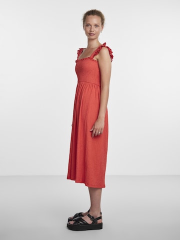 PIECES Letní šaty 'Keegan' – červená