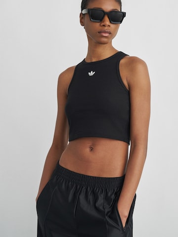 ADIDAS ORIGINALS Top 'ESS' in Black: front