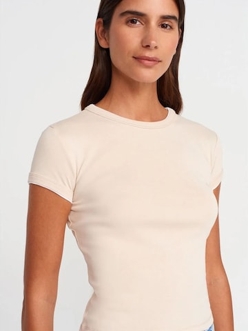 Maglietta 'T-Shirts' di Dilvin in beige