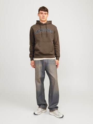 JACK & JONES - Sweatshirt 'JJECaleb' em castanho