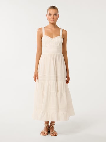 Robe 'Brianna' Forever New en blanc : devant