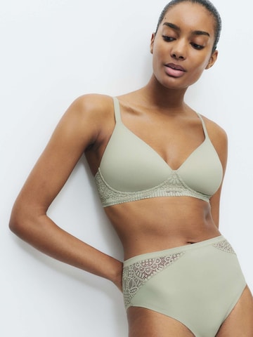 T-shirt Reggiseno di Marks & Spencer in verde: frontale