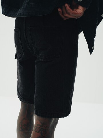 Sinned x ABOUT YOU Regular Shorts 'Zehra' in Schwarz