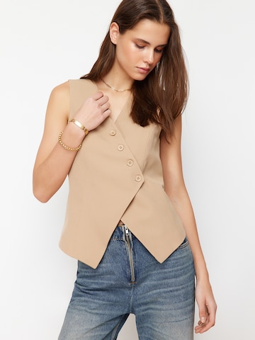 Trendyol - Colete de fato em castanho: frente