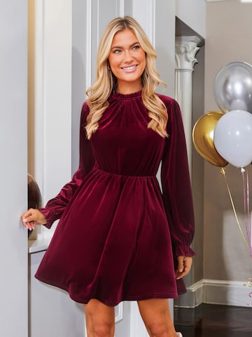 Cupshe - Vestido 'Velvet' em vermelho
