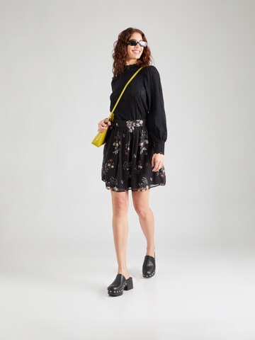 Gonna 'Lissi' di ABOUT YOU in nero