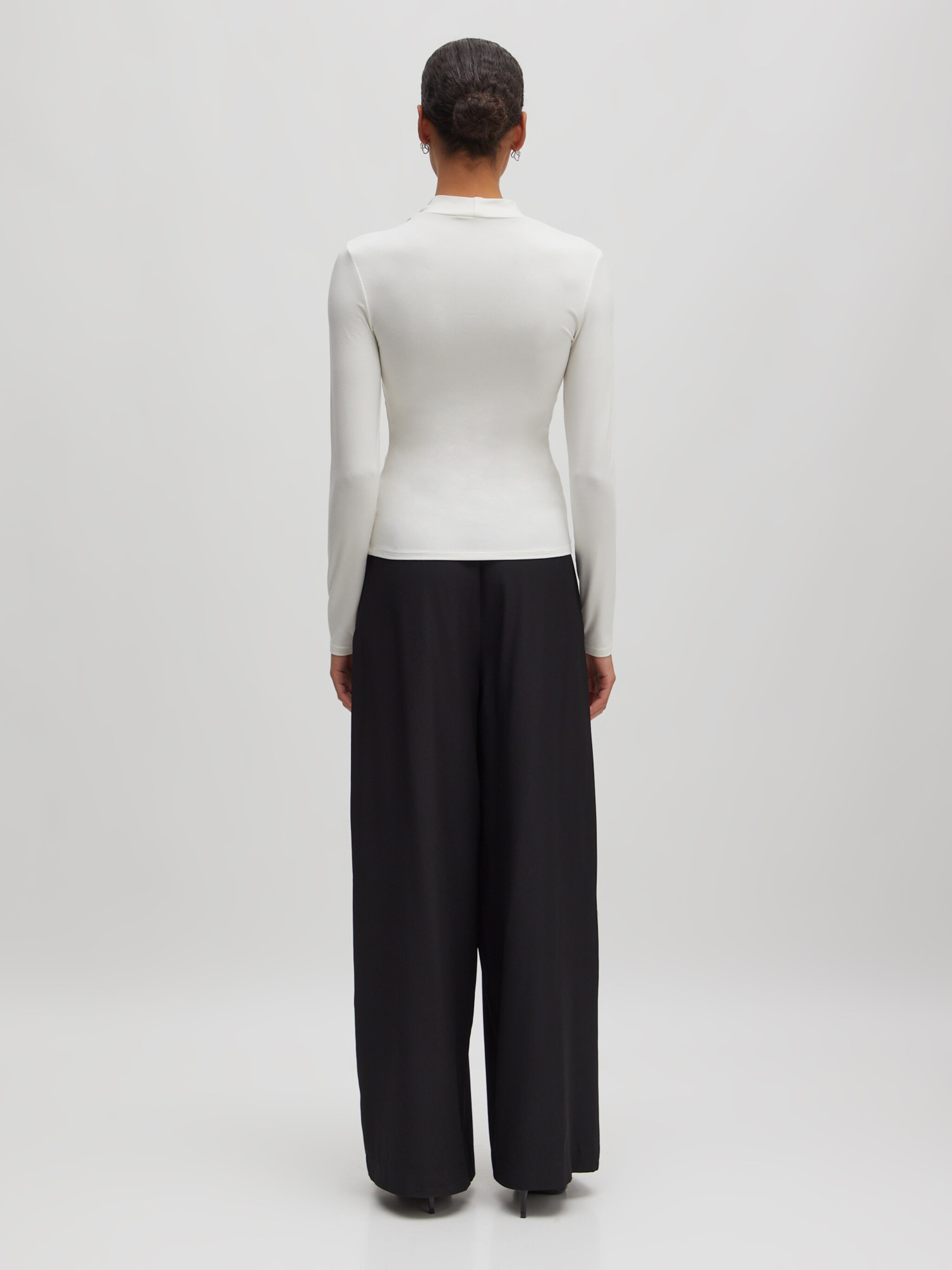 EDITED Produkte Shirt 'Elaiana' weiß