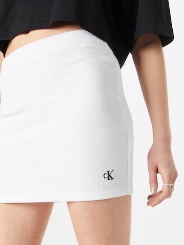 Calvin Klein Jeans - Falda en blanco