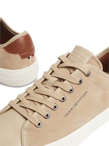 TOMMY HILFIGER Sneaker in Beige