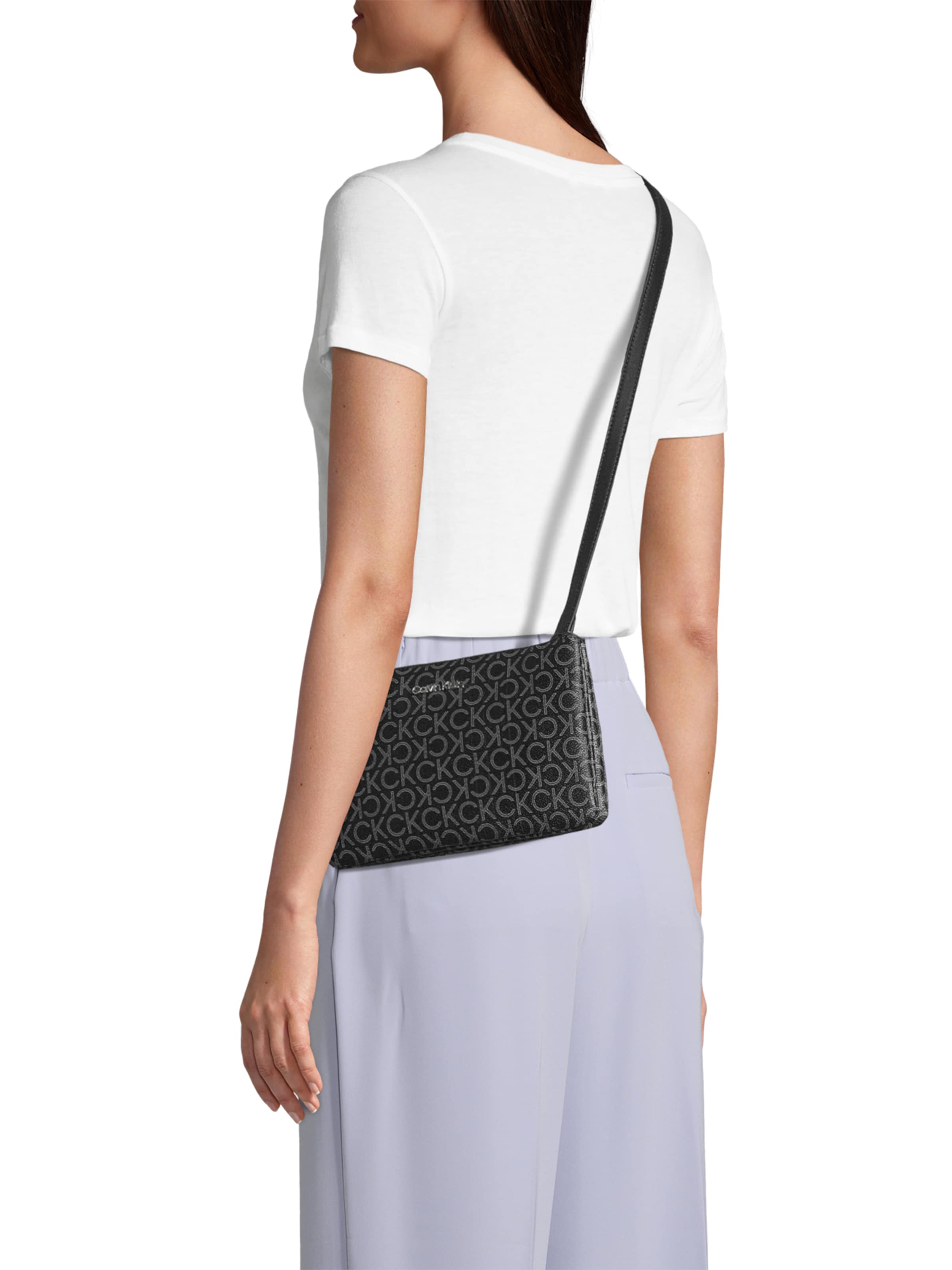 Calvin Klein Axelremsväska 'Must' i svart