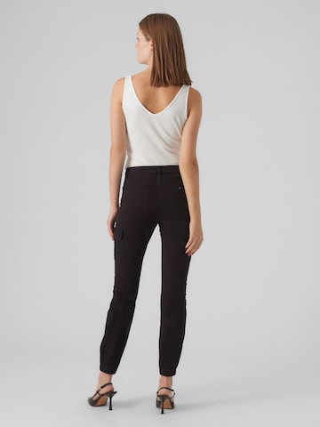 VERO MODA Slim fit Cargo Jeans 'IVY' in Black