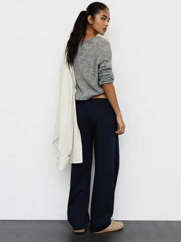 Pull&Bear Baggy Hose in Blau