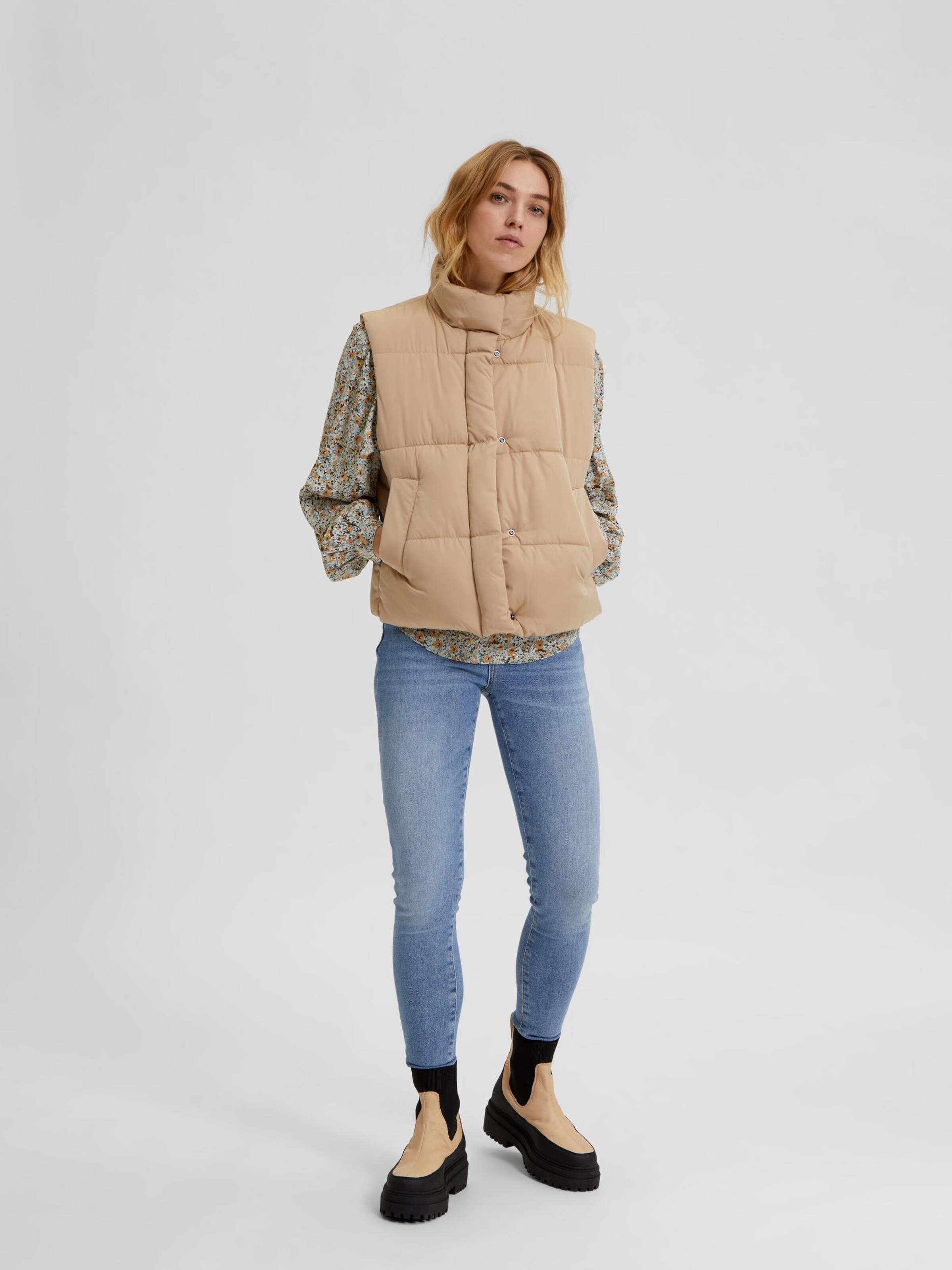Frauen Jacken SELECTED FEMME Weste 'Nina' in Dunkelbeige - CH74565 Frauen Jacken SELECTED FEMME Weste 'Nina' in Dunkelbeige - CH74565