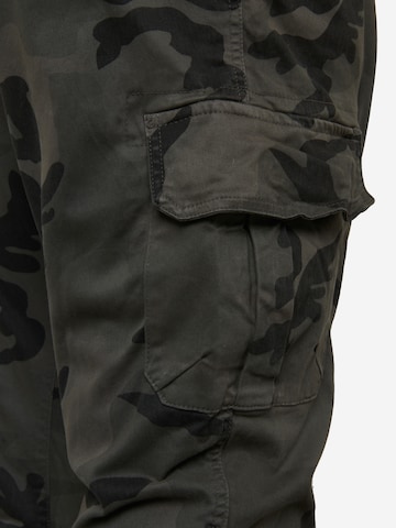 Urban Classics Tapered Cargo Pants in Grey