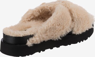 UGG - Pantufa 'Fuzz Sugar' em bege