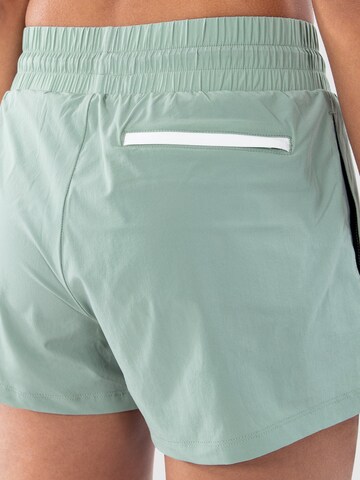 Regular Pantalon de sport 'Daisy' Smilodox en vert
