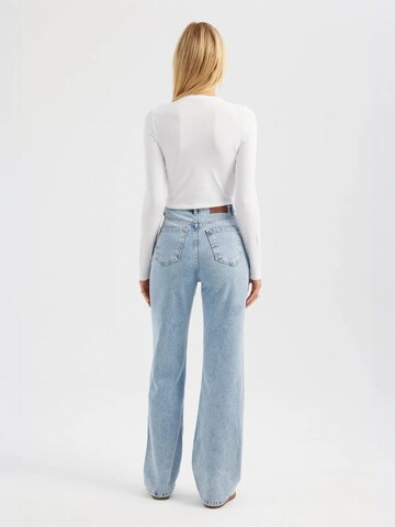 Hiccup Top 'Crop Top' w kolorze biały