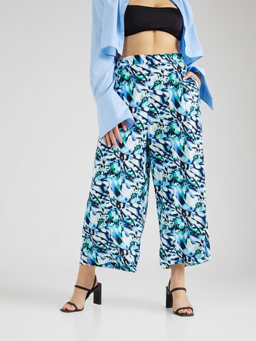 Tapered Pantaloni cutați 'CARNOVA LIFE' de la ONLY Carmakoma pe albastru: față