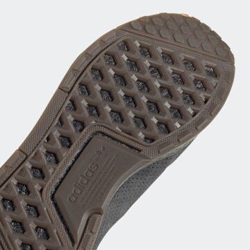 Sneaker bassa 'Nmd_R1 V3' di ADIDAS ORIGINALS in grigio
