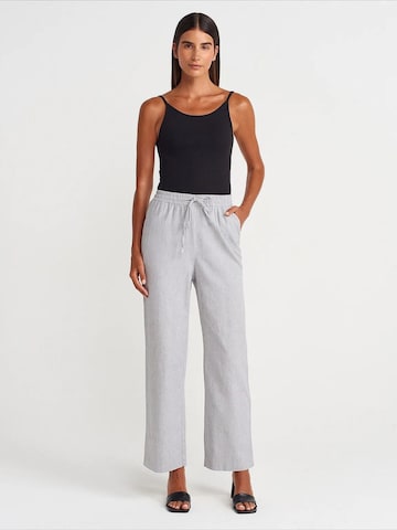 Dilvin Trousers 'Hose' in Grey: front