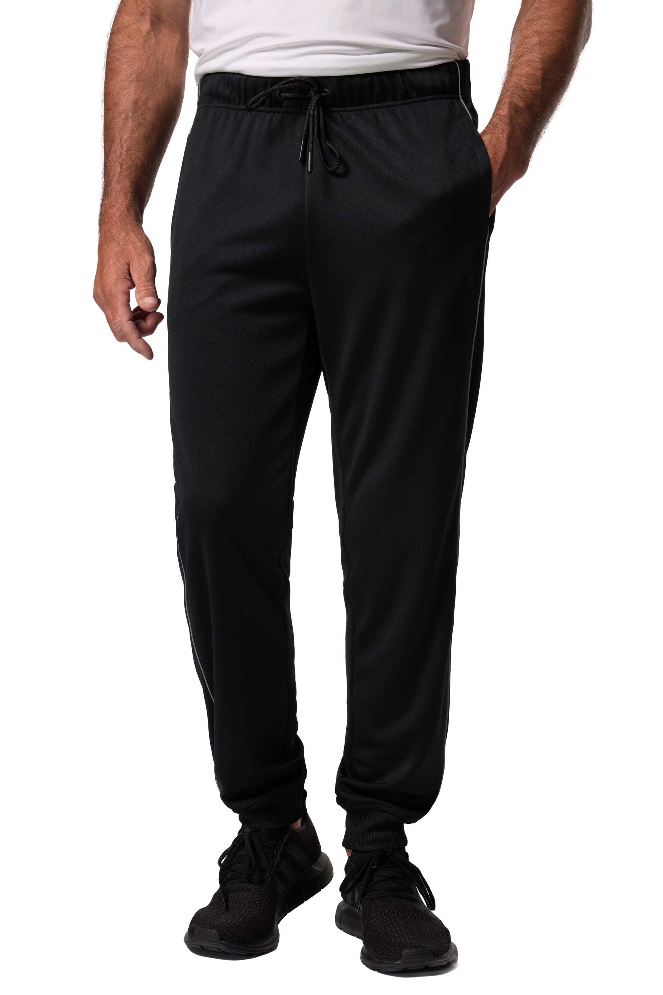 JAY-PI Tapered Funktionshose in Schwarz: Vorderseite