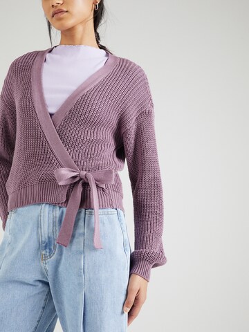 ABOUT YOU Pullover  'Selina' in Lila