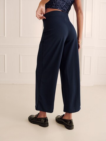 Guido Maria Kretschmer Women Wide leg Trousers 'Admira' in Blue