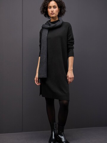 STREET ONE Strickkleid in Schwarz: Vorderseite