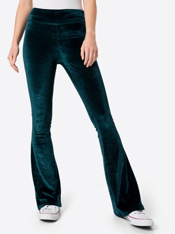 Urban Classics Boot cut Leggings in Green: front