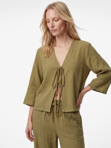 Koton Blouse in Green: front