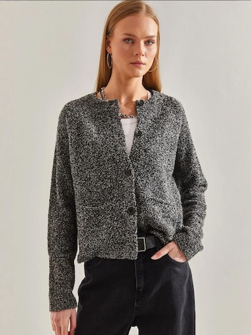 Giacchetta di Bianco Lucci in nero: frontale