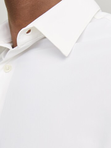 Slim fit Camicia 'ACTIVE' di Jack & Jones Premium in bianco