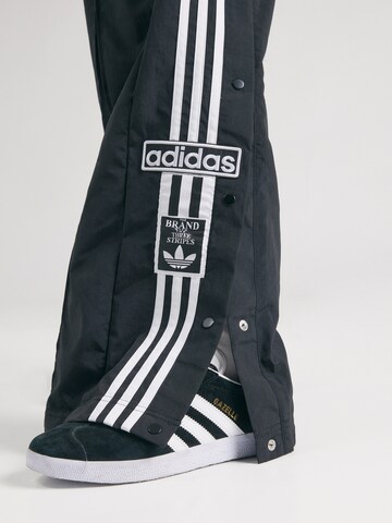 ADIDAS ORIGINALS Loosefit Παντελόνι 'ADIBREAK' σε μαύρο