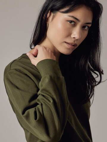 OWN Off With Nature Sweatshirt 'Felpa Felpata Girocollo' in Groen